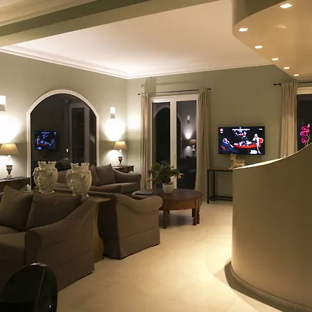 Corte Olea Пачеко